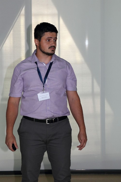 Loading...