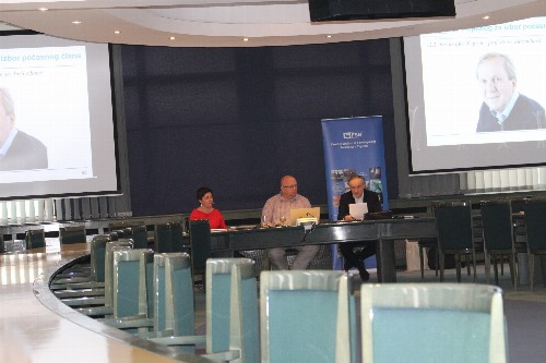 Loading...